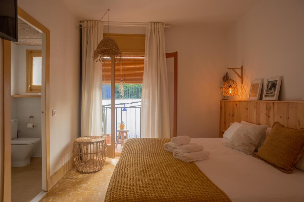 יפראנק Hostal Sa Teula מראה חיצוני תמונה