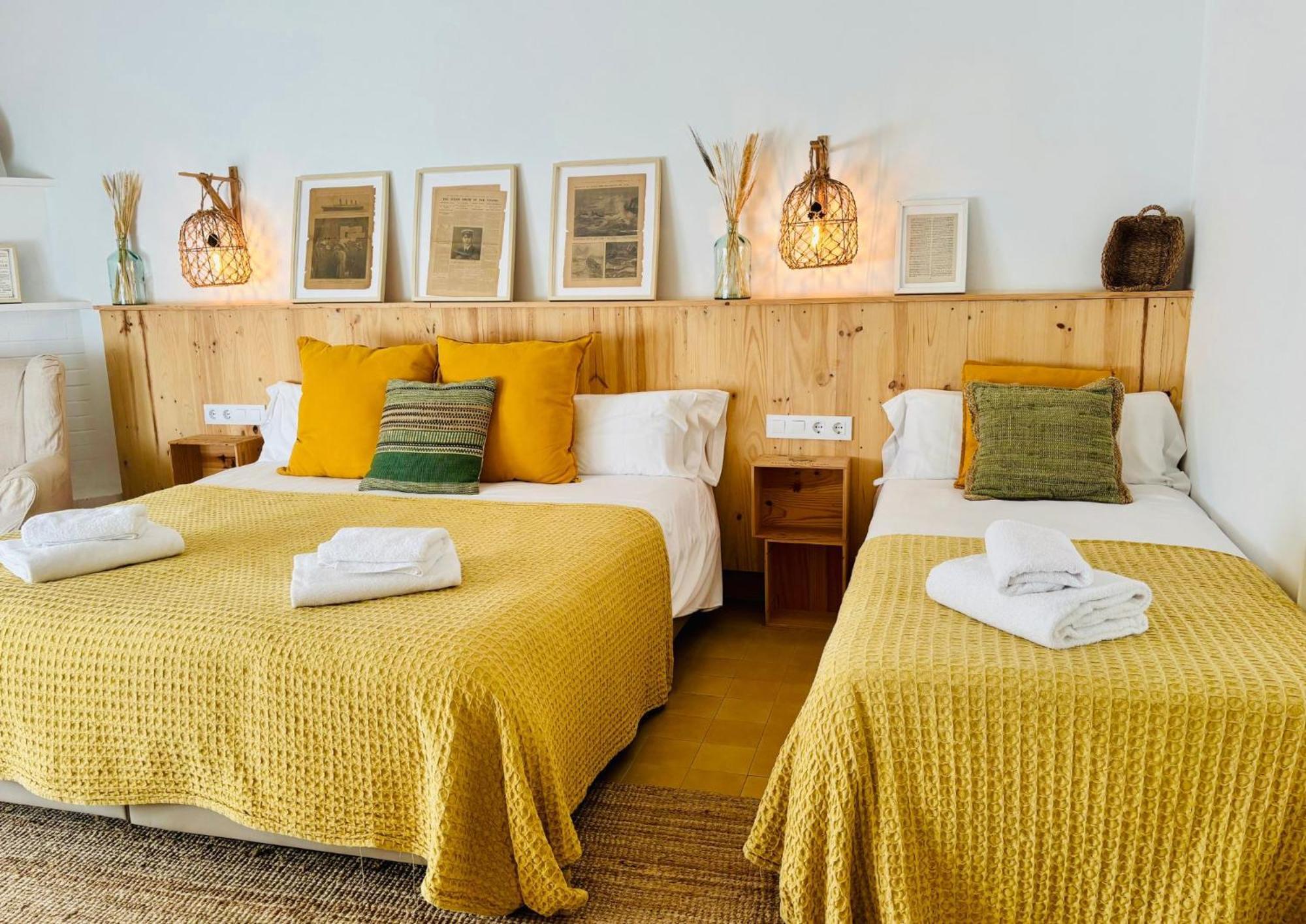 יפראנק Hostal Sa Teula מראה חיצוני תמונה