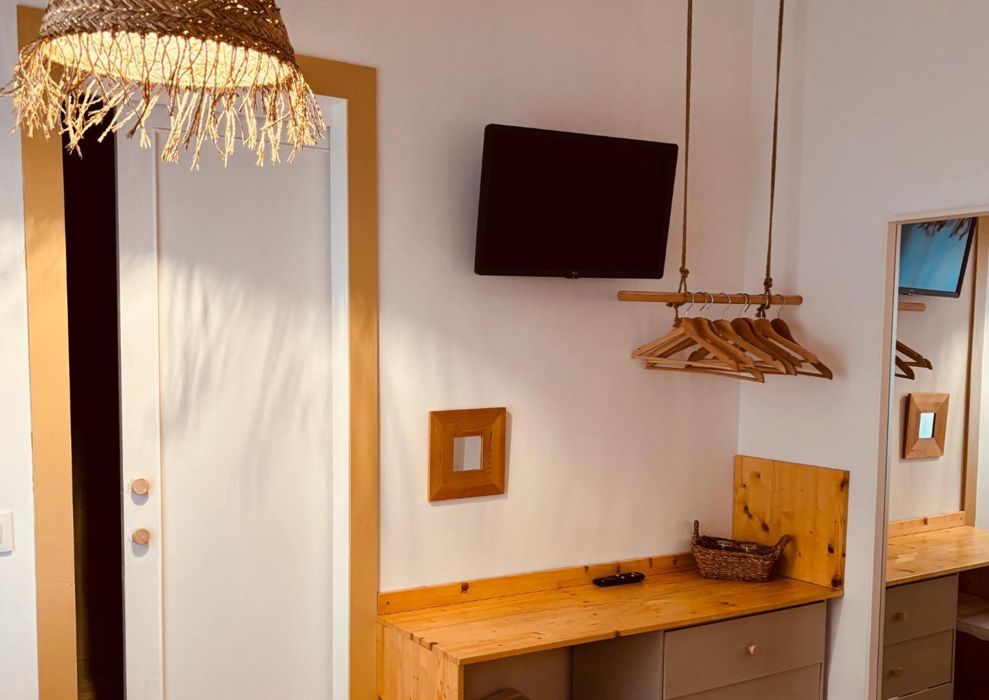יפראנק Hostal Sa Teula מראה חיצוני תמונה